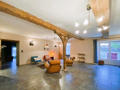 Maison - 220 m² - 7 pièces