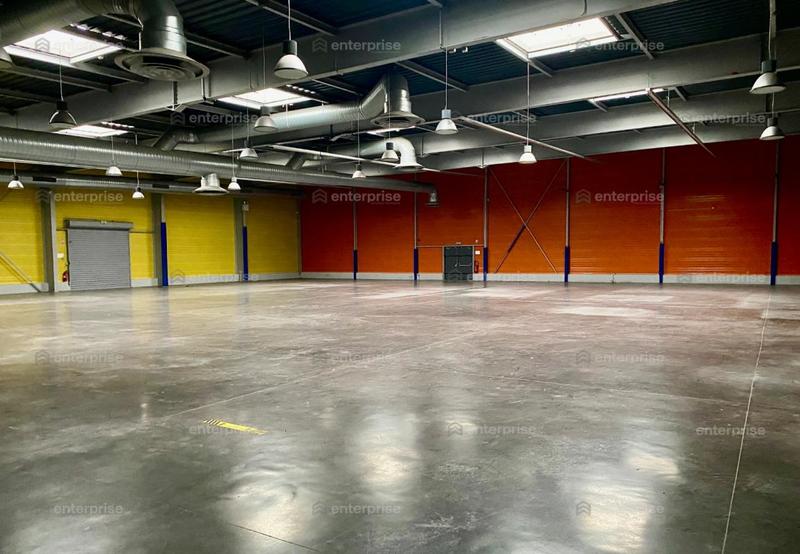 Local commercial - 1 200 m²