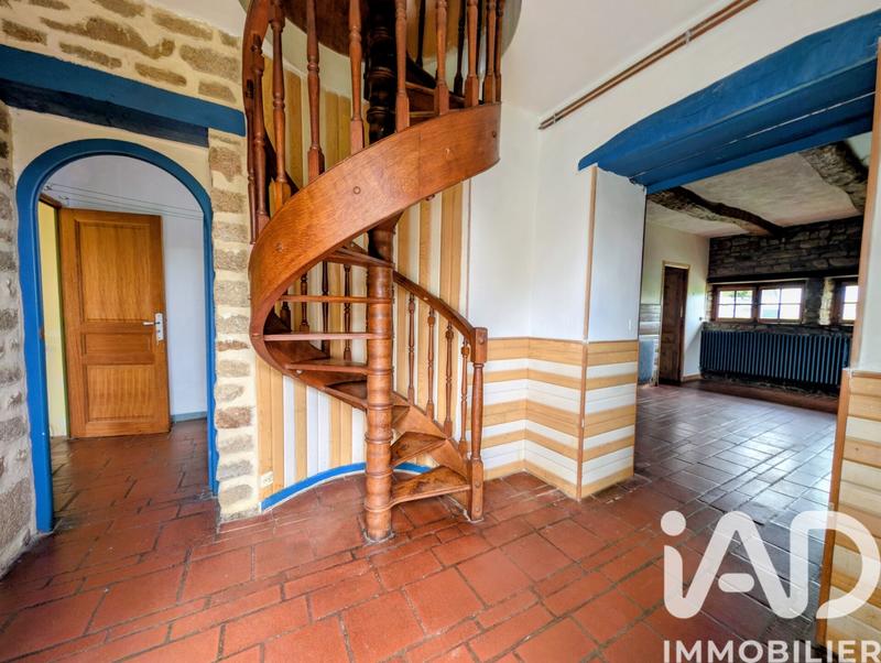 Maison - 270 m² - 8 pièces