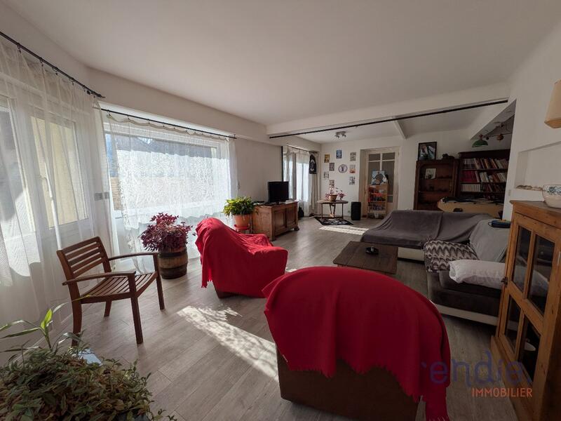 Maison - 355 m² - 10 pièces
