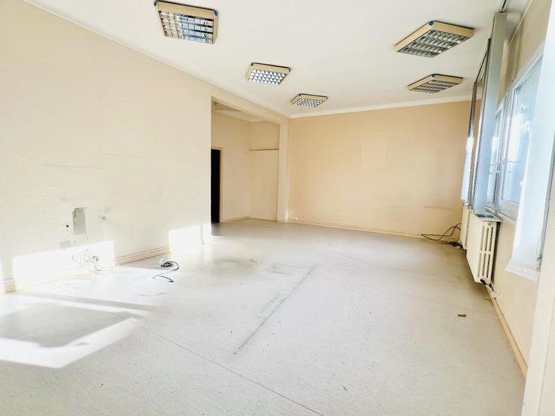 Maison - 345 m² - 10 pièces