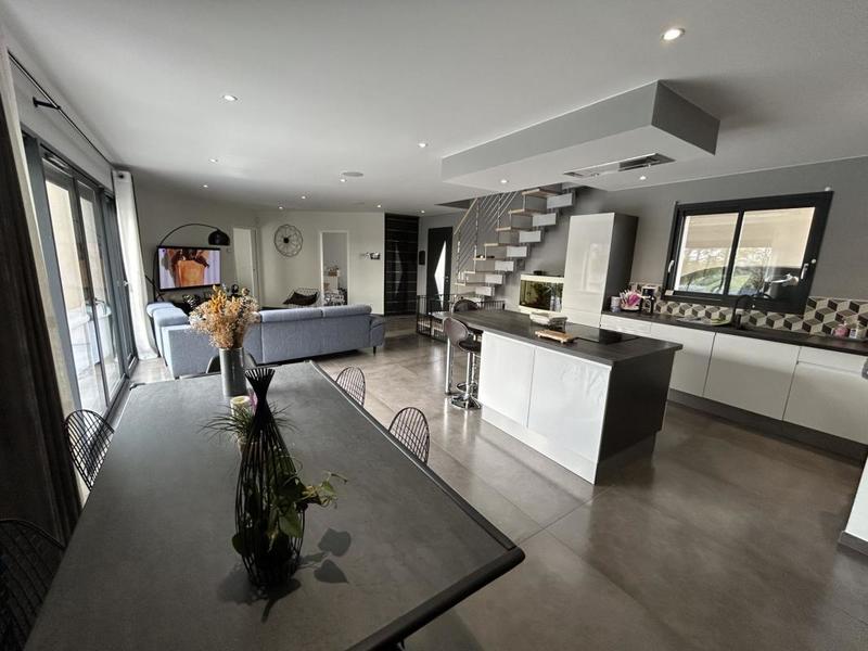 Maison - 160 m² - 6 pièces