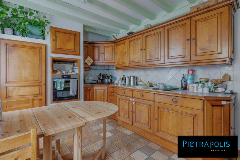 Maison - 186 m² - 7 pièces