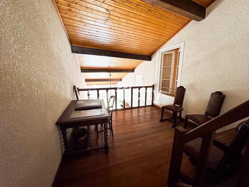 Maison - 280 m² - 7 pièces