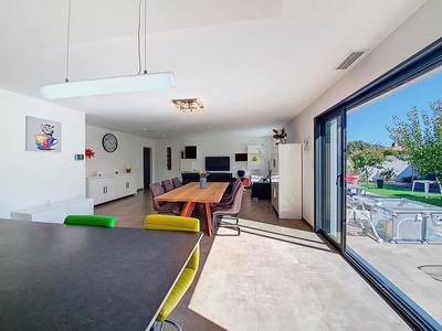 Maison - 186 m² - 6 pièces