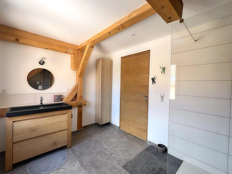 Maison - 240 m² - 9 pièces