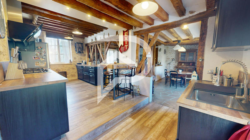 Maison - 180 m² - 6 pièces