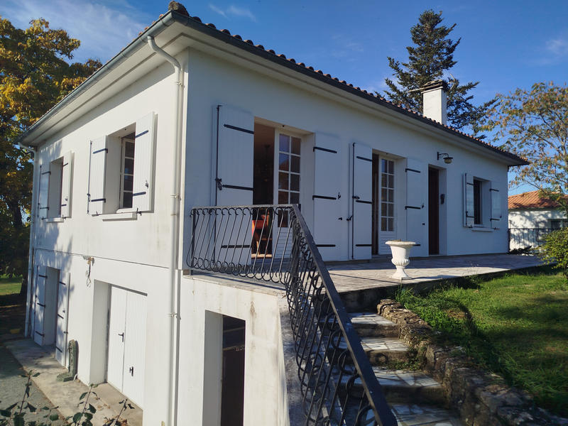 Maison - 3 105 m² - 6 pièces