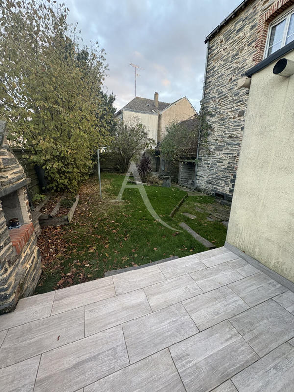 Maison - 175 m² - 9 pièces