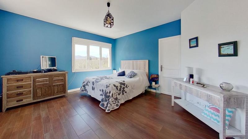 Villa - 227 m² - 6 pièces