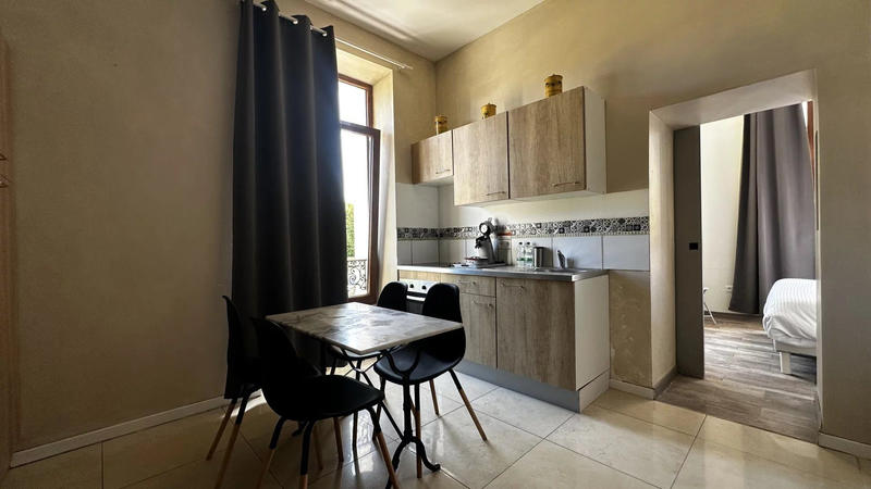 Maison - 320 m² - 11 pièces