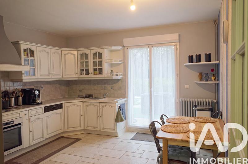 Maison - 202 m² - 9 pièces