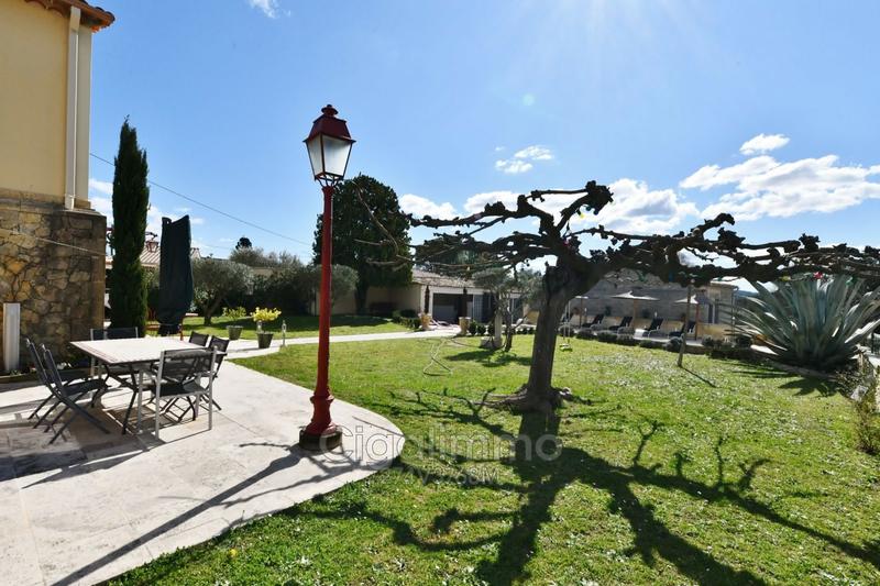 Maison - 184 m² - 7 pièces