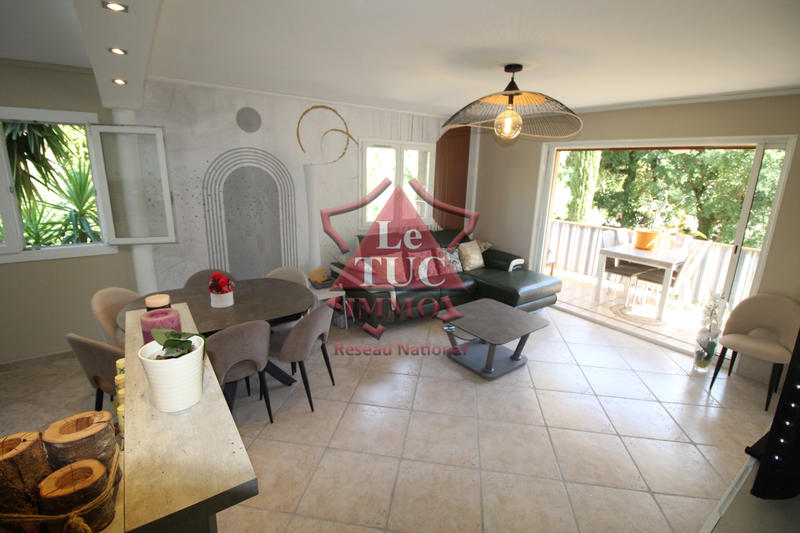 Appartement - 94 m² - 4 pièces