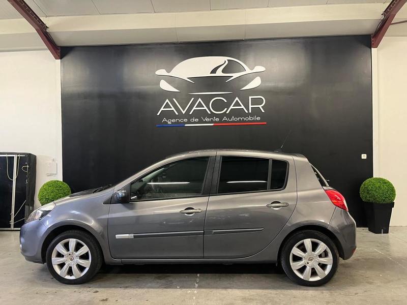Renault Clio III 1.6 i 110 cv Boîte auto / Exception