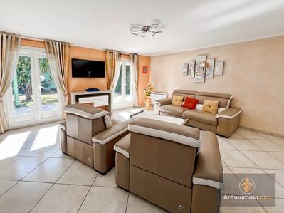 Maison - 155 m² - 9 pièces