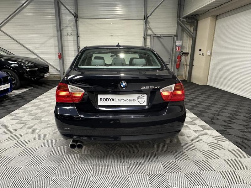 Bmw Série 3 (E90) 325xi 3.0 i 24v 4wd 218 cv Boîte auto Confort