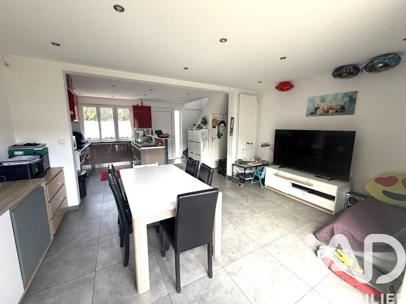 Maison - 95 m² - 5 pièces