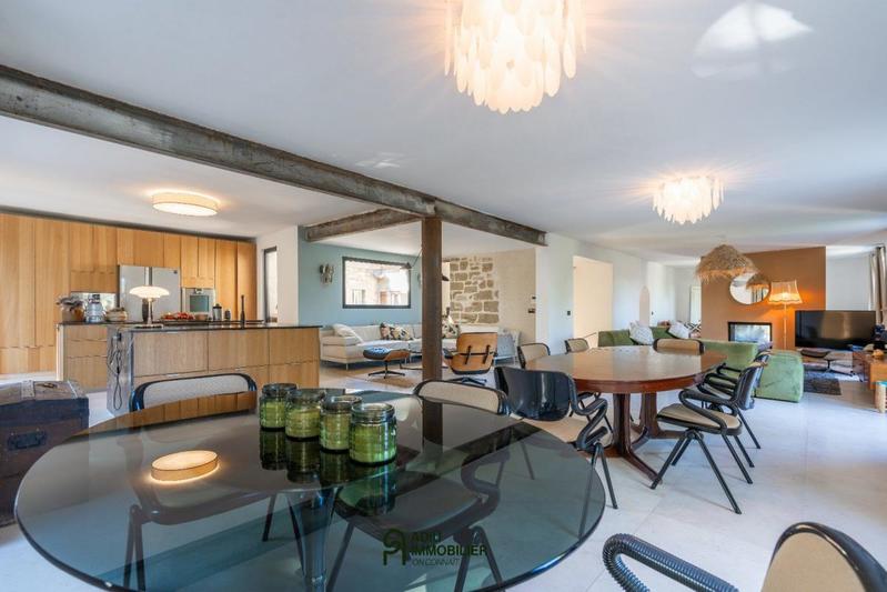 Mas - 300 m² - 10 pièces