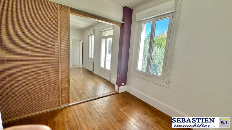 Maison - 122 m² - 8 pièces