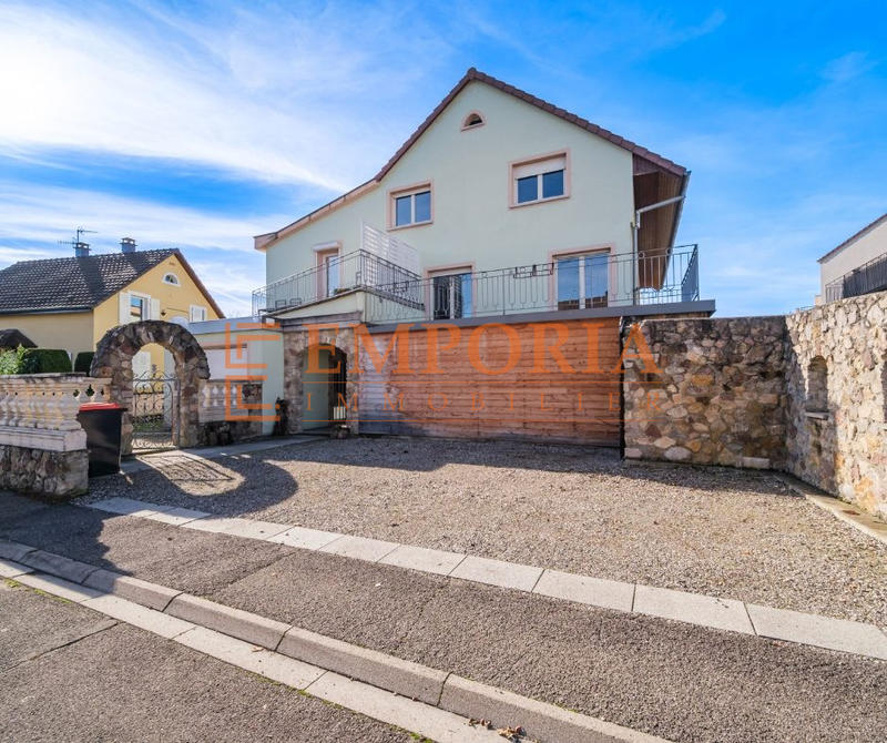 Maison - 220 m² - 6 pièces