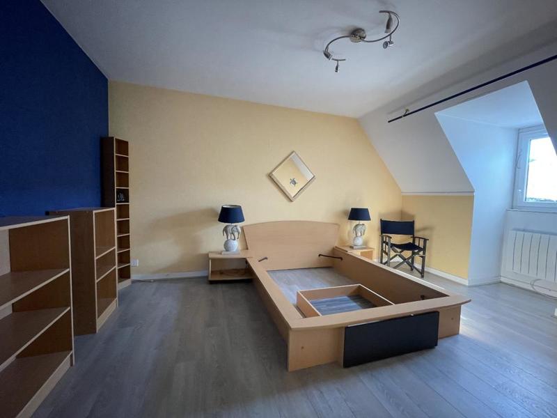 Maison traditionnelle - 140 m² - 8 pièces