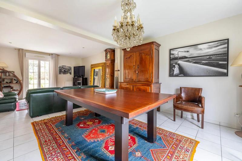 Maison - 181 m² - 8 pièces