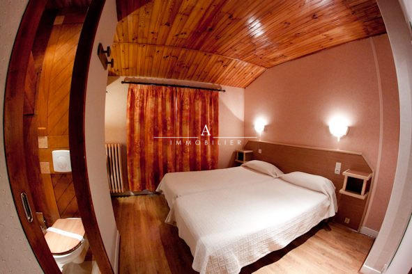 Fonds de commerce - 1 180 m²