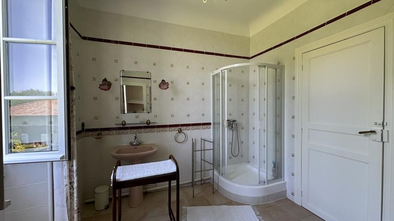 Maison de maîtres - 390 m² - 13 pièces