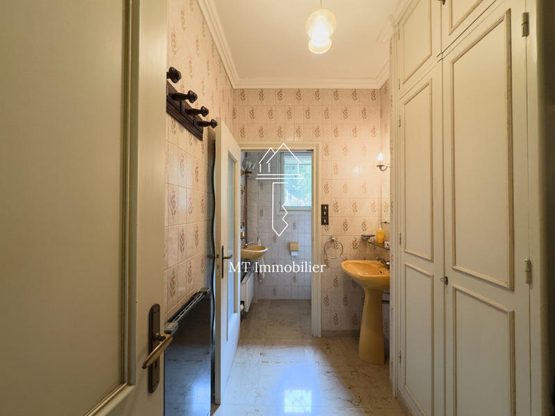 Villa - 223 m² - 6 pièces