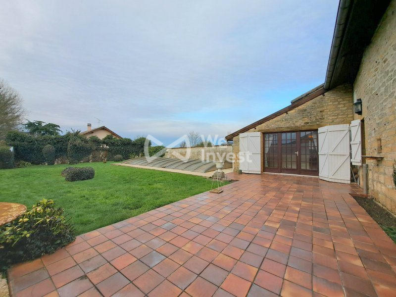 Maison - 300 m² - 7 pièces