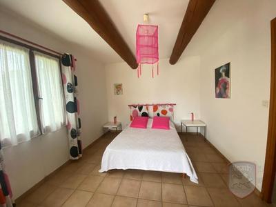 Maison - 240 m² - 9 pièces