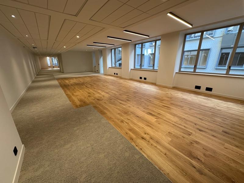 Bureau - 301 m² - 1 pièce