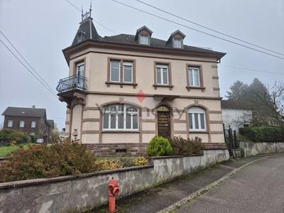 Maison - 190 m² - 9 pièces