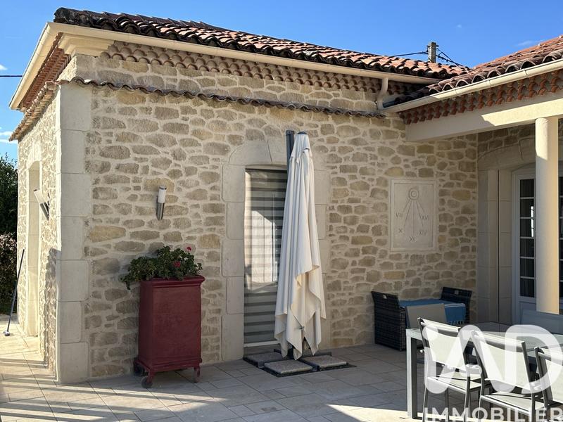 Maison - 218 m² - 6 pièces