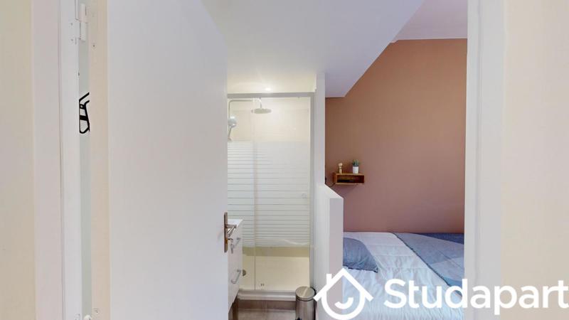 Chambre - 11 m² - 1 pièce