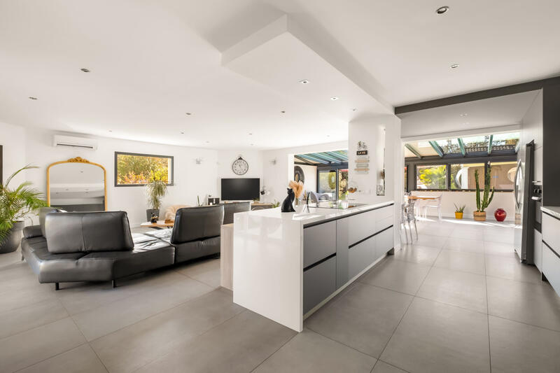 Maison - 188 m² - 7 pièces