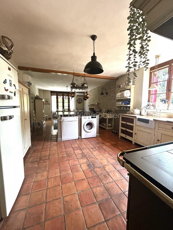 Demeure - 175 m² - 6 pièces