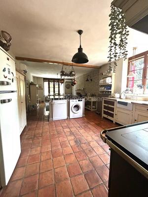 Demeure - 175 m² - 6 pièces