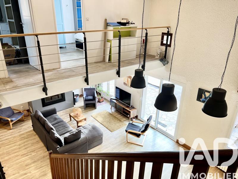Maison - 235 m² - 7 pièces