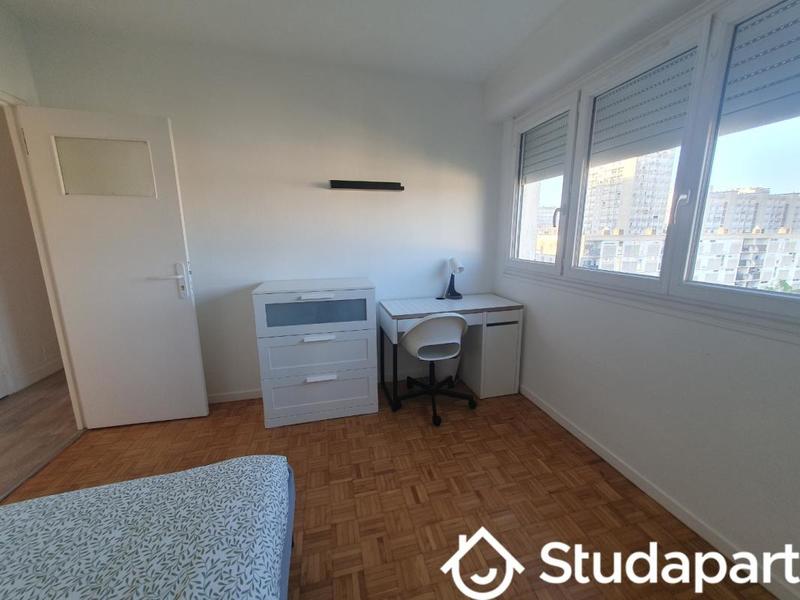 Chambre - 10 m² - 1 pièce