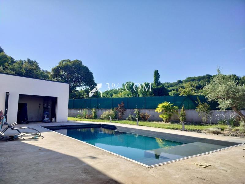 Villa - 200 m² - 7 pièces