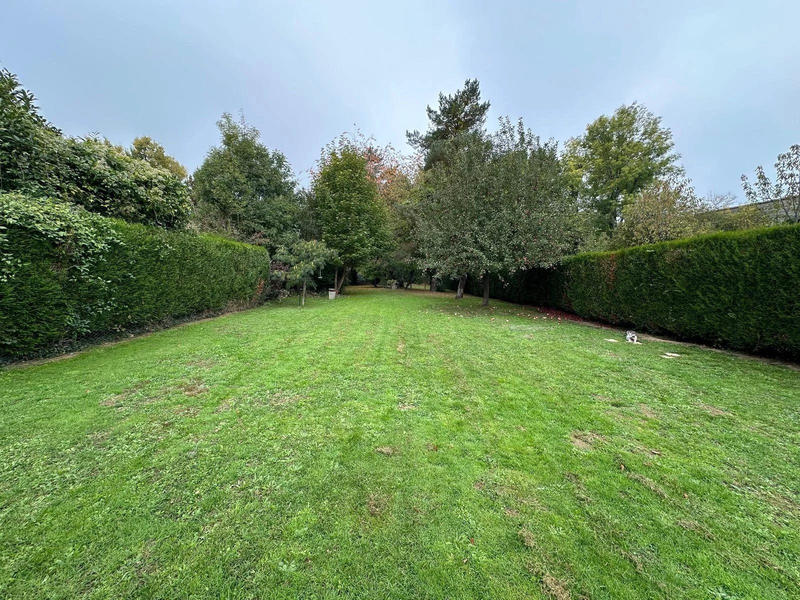 Maison - 239 m² - 8 pièces