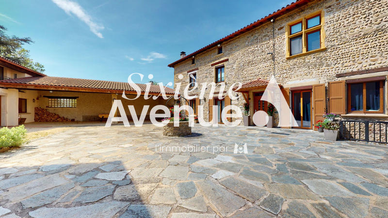 Maison - 405 m² - 12 pièces