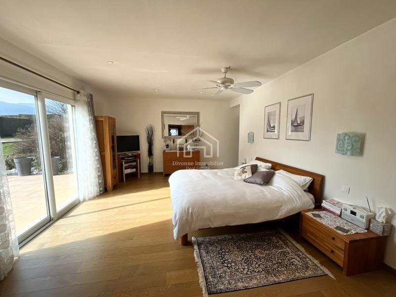 Villa - 196 m² - 9 pièces