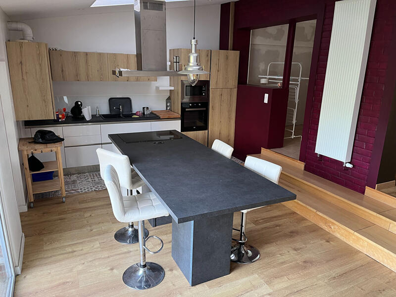 Maison - 92 m² - 6 pièces