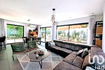 Maison - 122 m² - 6 pièces