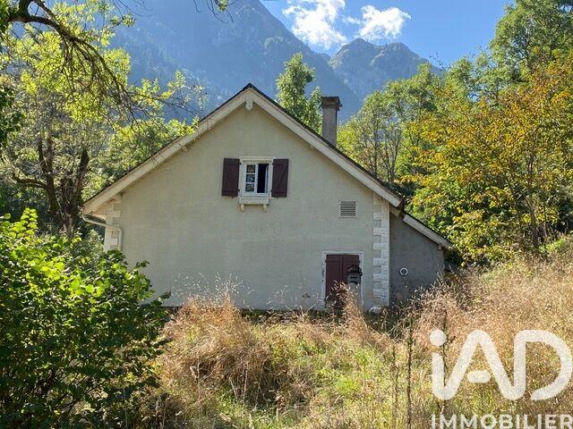 Maison - 233 m² - 11 pièces