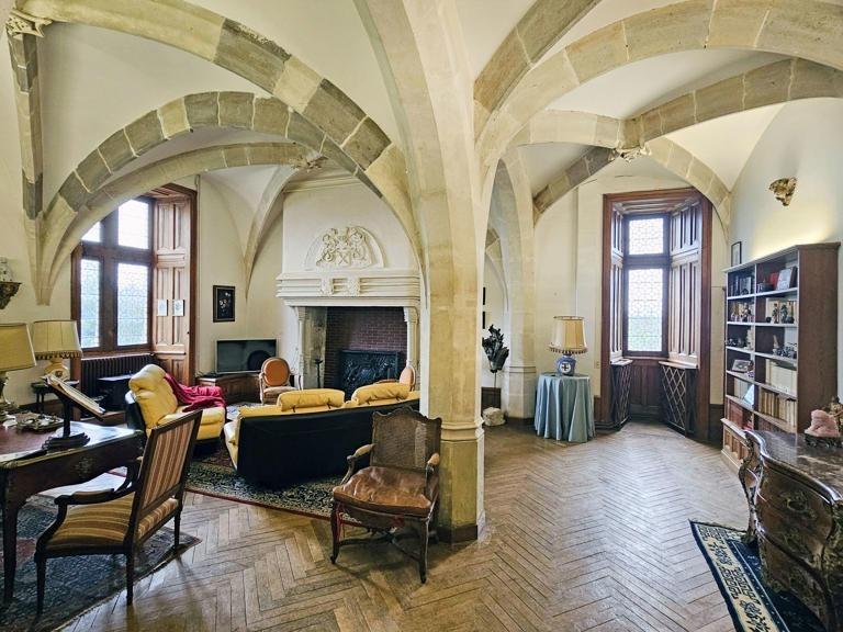 Manoir - 1 400 m² - 25 pièces