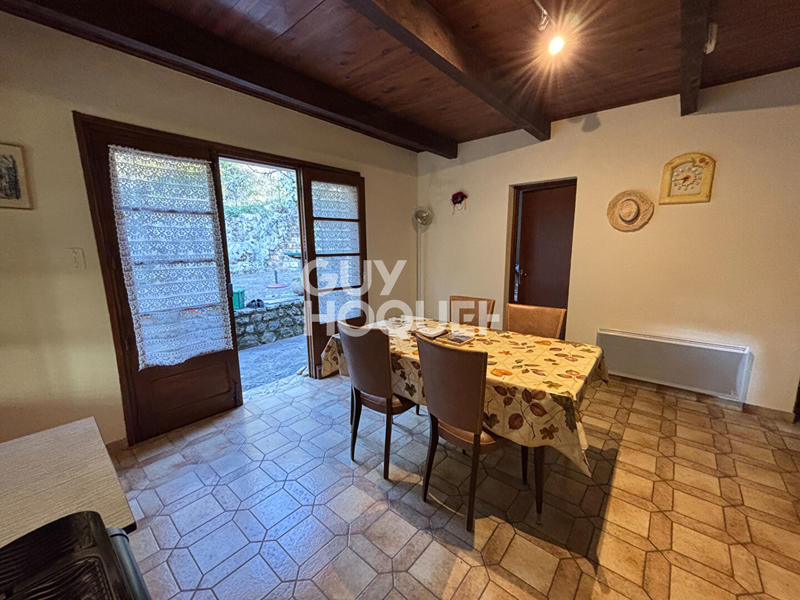 Maison - 96 m² - 5 pièces